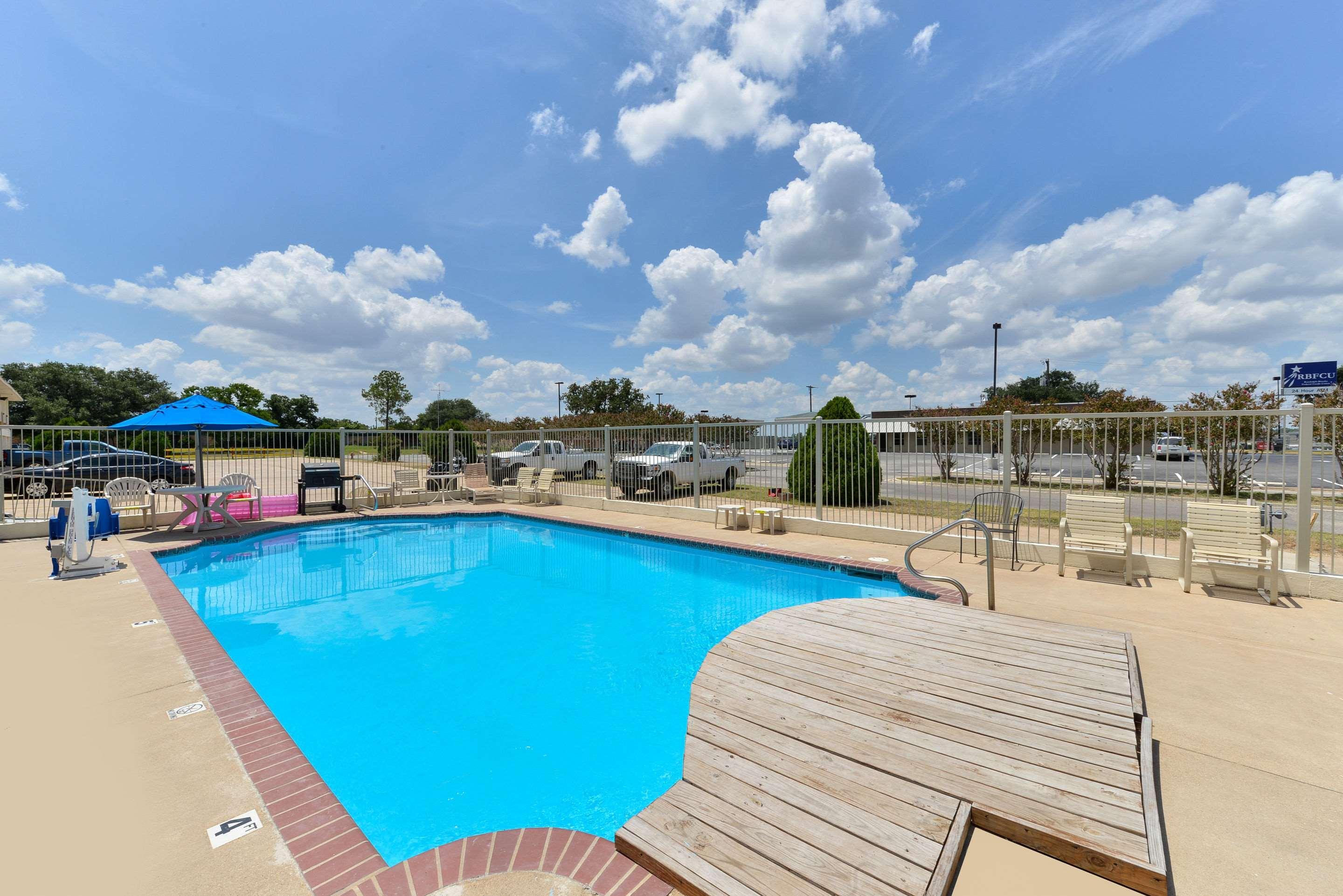 Quality Inn Gonzales Exteriér fotografie